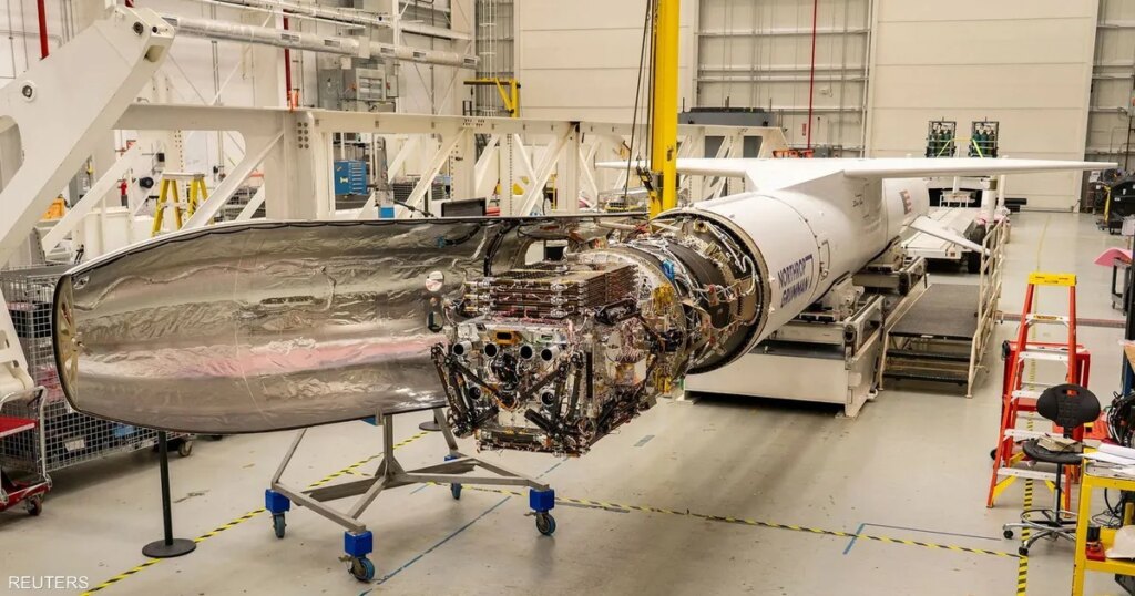 A race against the fall... NASA sends a robot to save a telescope from burning