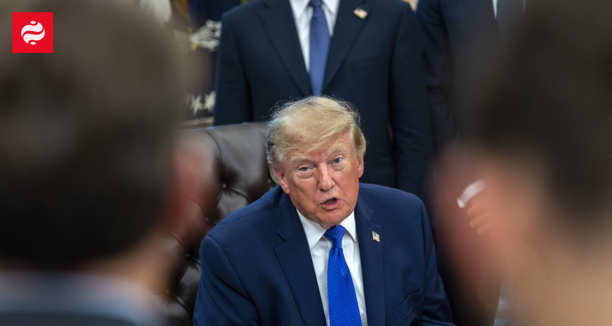 Конгрессмены обратились к Трампу после статьи The Atlantic об ослаблении санкций против РФ